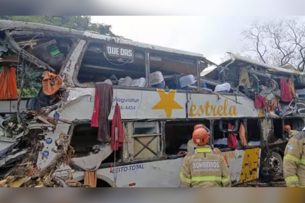 gravida-e-menina-de-7-anos-estao-entre-mortos-em-acidente-no-rio