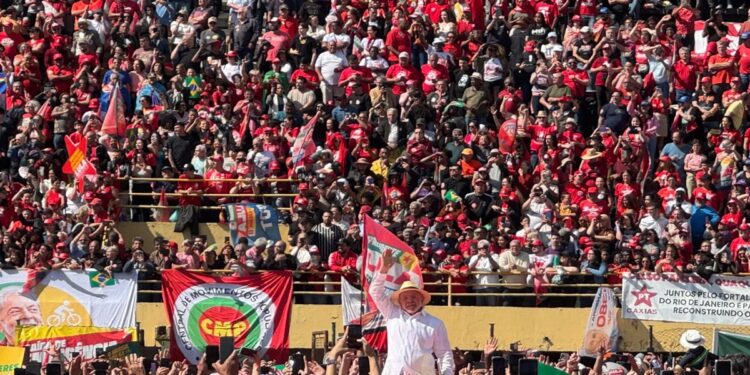 em-1o-ato,-lula-ataca-a-direita,-defende-terras-raras-e-fala-em-eleger-maioria-no-congresso