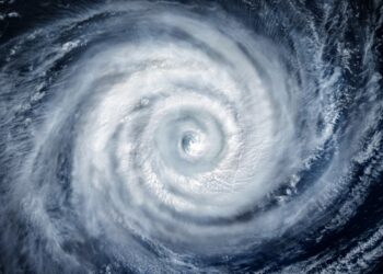 ciclone-extratropical-vai-atingir-o-brasil-com-ventos-de-ate-100-km/h
