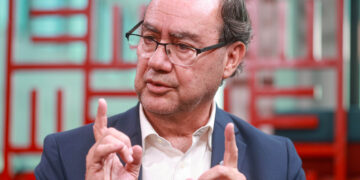 cury-diz-que-brasil-ja-e-parlamentarista-e-cita-tarcisio-como-premier
