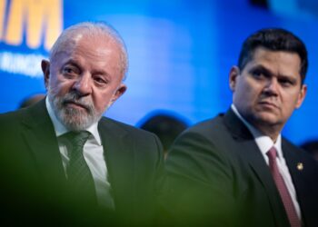 lula-acena-a-alcolumbre-por-pecs-e-defende-soberania-em-terras-raras