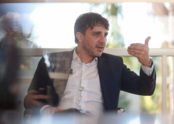 renan-santos-critica-interferencia-estrangeira-em-obras-no-brasil