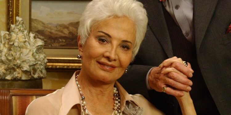 fotos:-relembre-os-personagens-de-gloria-menezes-ao-longo-das-decadas