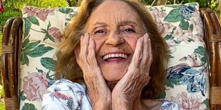 globo-tira-sessao-da-tarde-do-ar-apos-morte-de-laura-cardoso;-entenda