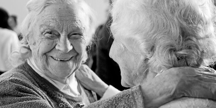 supercentenarios-podem-ter-mais-celulas-ligadas-a-defesa-contra-cancer