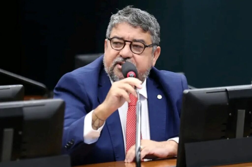 vice-presidente-do-pt-minimiza-luxos-de-lulinha:-“pequeno-empresario”