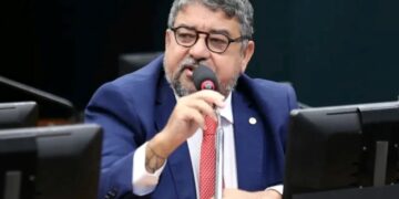 vice-presidente-do-pt-minimiza-luxos-de-lulinha:-“pequeno-empresario”