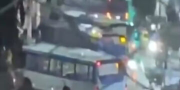 rio:-tiroteio-deixa-4-mortos-e-provoca-sequestro-de-14-onibus-na-zona-oeste
