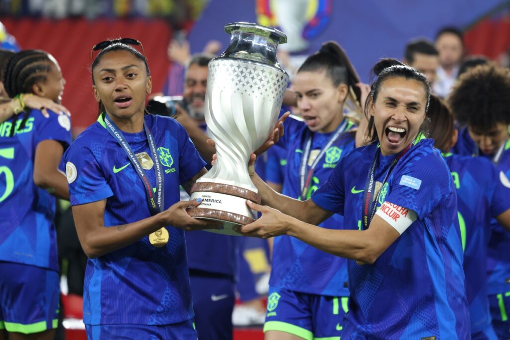 camara-aprova-fim-de-ferias-obrigatorias-durante-copa-feminina-de-2027