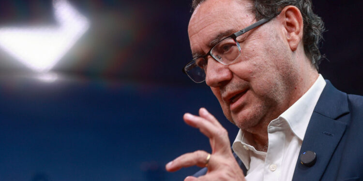“intoxicacao-digital”:-livro-de-augusto-cury-contrasta-com-plano-de-governo