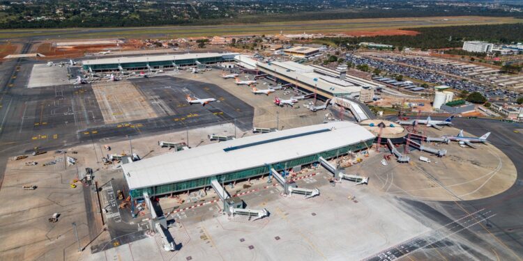 brasilia-air-show-leva-a-alerta-para-passageiros-com-voos-marcados-no-domingo