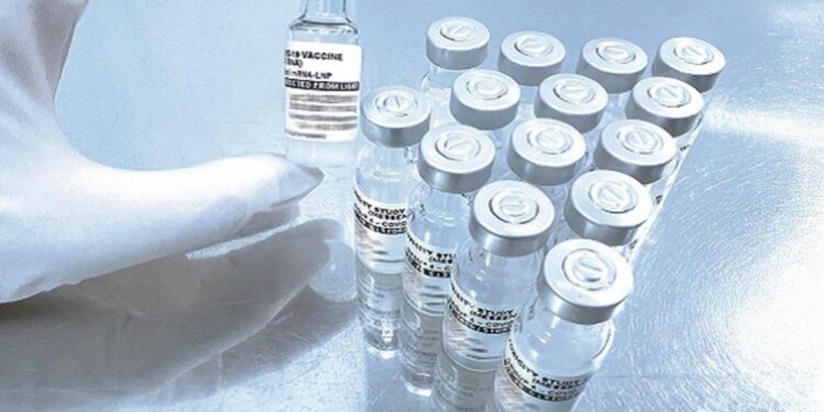 fiocruz-recebe-aval-para-testar-1a-vacina-de-rna-mensageiro-do-brasil