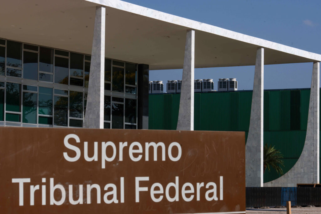 ex-ministros-do-stf-pedem-a-fachin-“apuracao-rigososa”-sobre-crise-na-corte