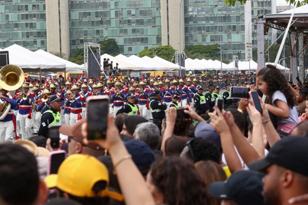 stf-na-mira-e-fim-da-6×1:-como-foram-os-atos-paralelos-de-7-de-setembro
