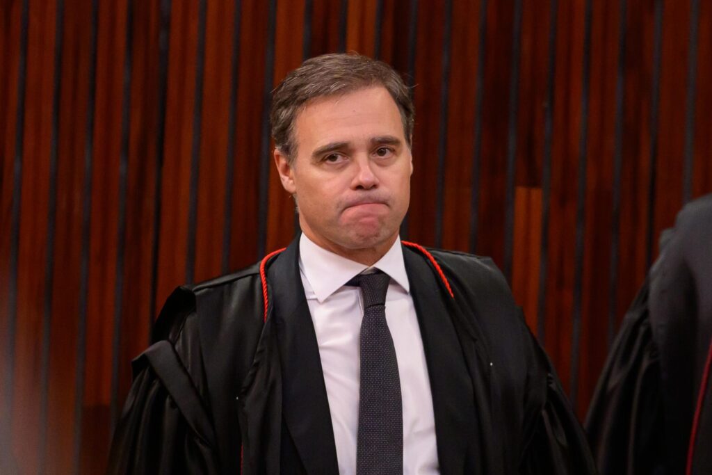mendonca-atende-fachin-e-retira-sigilo-da-investigacao-do-caso-master