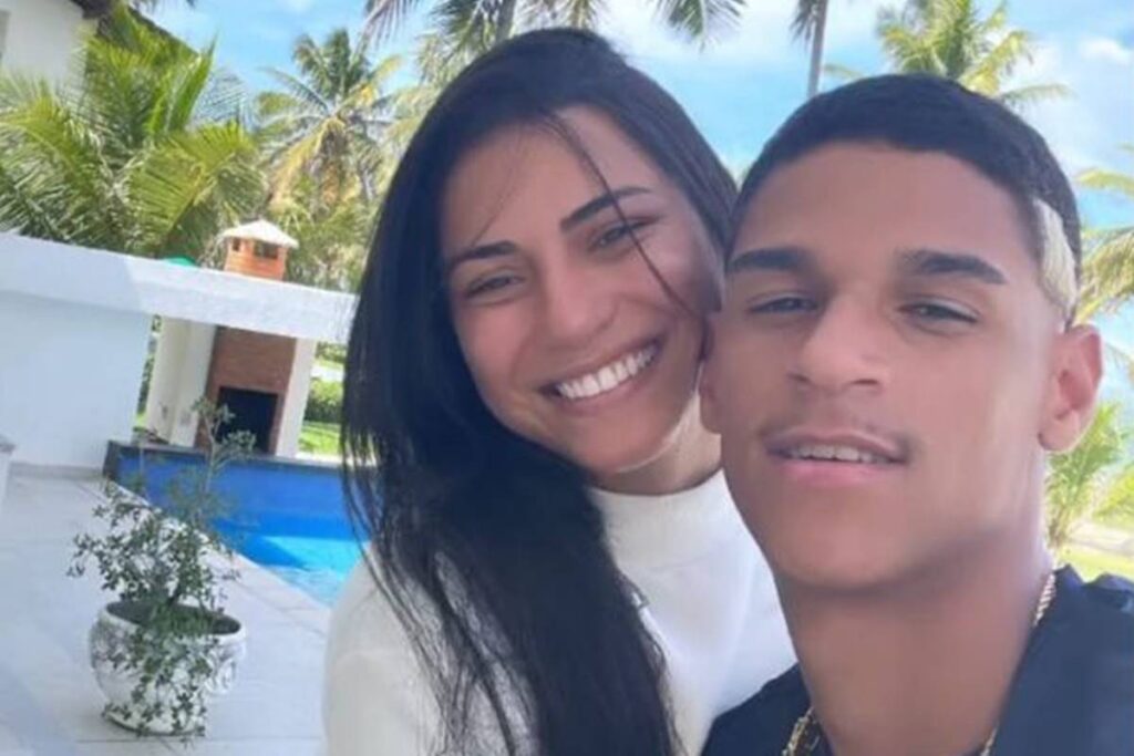 defesa-da-namorada-do-luva-de-pedreiro-esclarece-o-uso-de-filho-em-publis