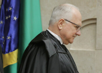 ex-ministros,-economistas-e-empresarios-assinam-carta-em-apoio-a-fachin