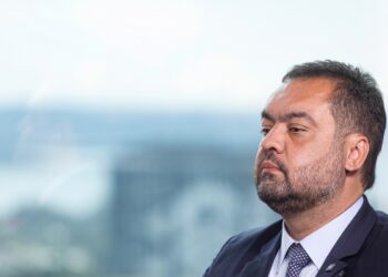claudio-castro-nega-interferencia-em-contato-com-mendonca-sobre-cabral