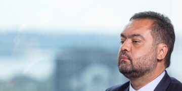 claudio-castro-nega-interferencia-em-contato-com-mendonca-sobre-cabral