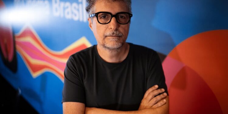 kleber-mendonca-filho-avalia-o-agente-secreto:-“nao-faria-nada-diferente”