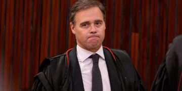 mendonca-justifica-pedido-atipico-em-relatorio-sobre-moraes:-“cautela”