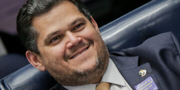 mensagens-mostram-proximidade-entre-alcolumbre-e-vorcaro:-“sou-seu-irmao”