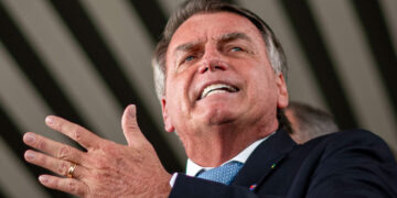 defesa-de-bolsonaro-pede-revisao-de-condenacao-com-base-em-caso-master