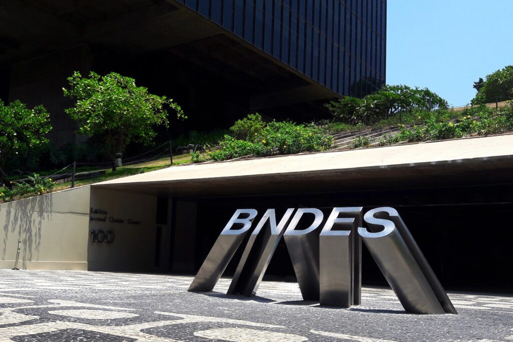bndes-recebe-r$-12-bilhoes-em-pedidos-de-credito-do-brasil-soberano
