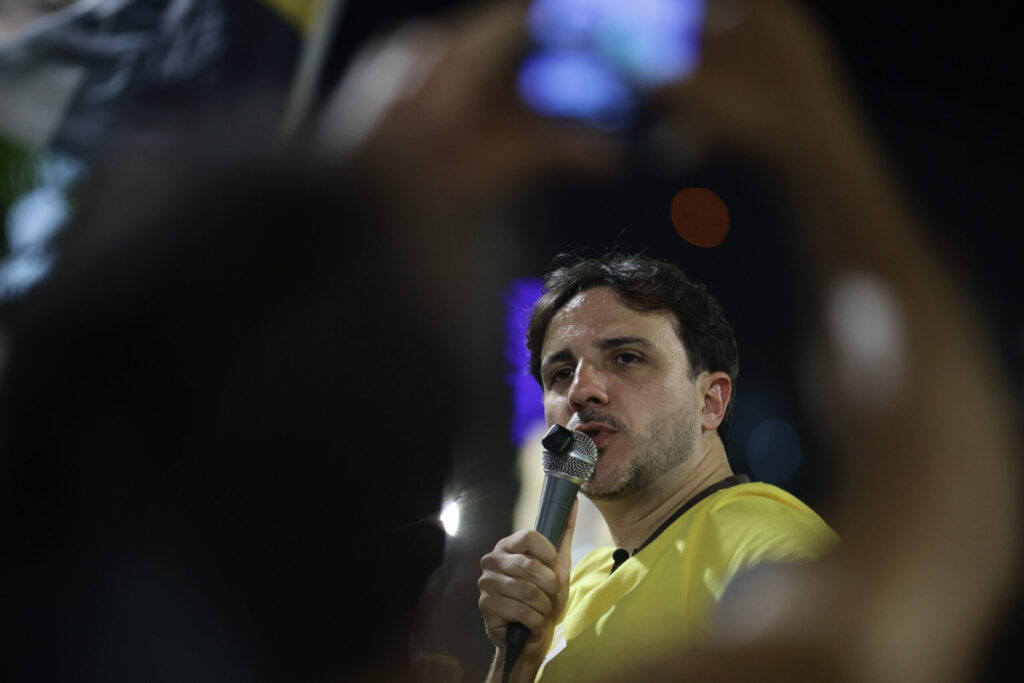 renan-santos-critica-uso-de-nossa-senhora-aparecida-em-discursos-politicos