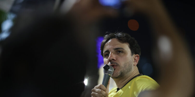 renan-santos-critica-uso-de-nossa-senhora-aparecida-em-discursos-politicos