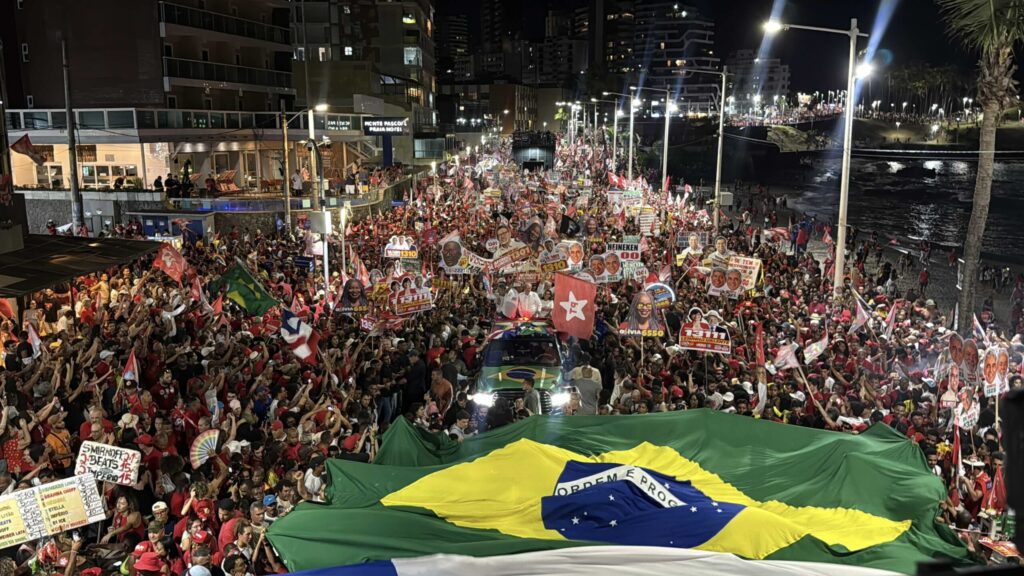 na-bahia,-lula-diz-a-aliados-estar-preocupado-com-crise-no-stf