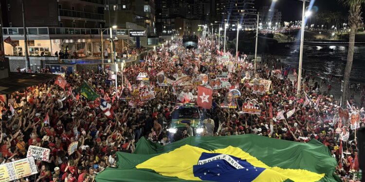 na-bahia,-lula-diz-a-aliados-estar-preocupado-com-crise-no-stf