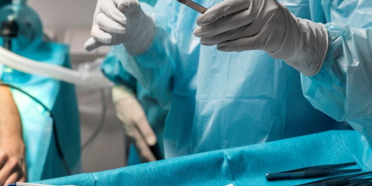 japao-faz-cirurgia-inedita-com-celulas-tronco-no-musculo-do-coracao