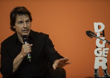 tom-cruise-celebra-atuacao-em-digger-e-mira-oscar:-“nunca-vi-nada-parecido”