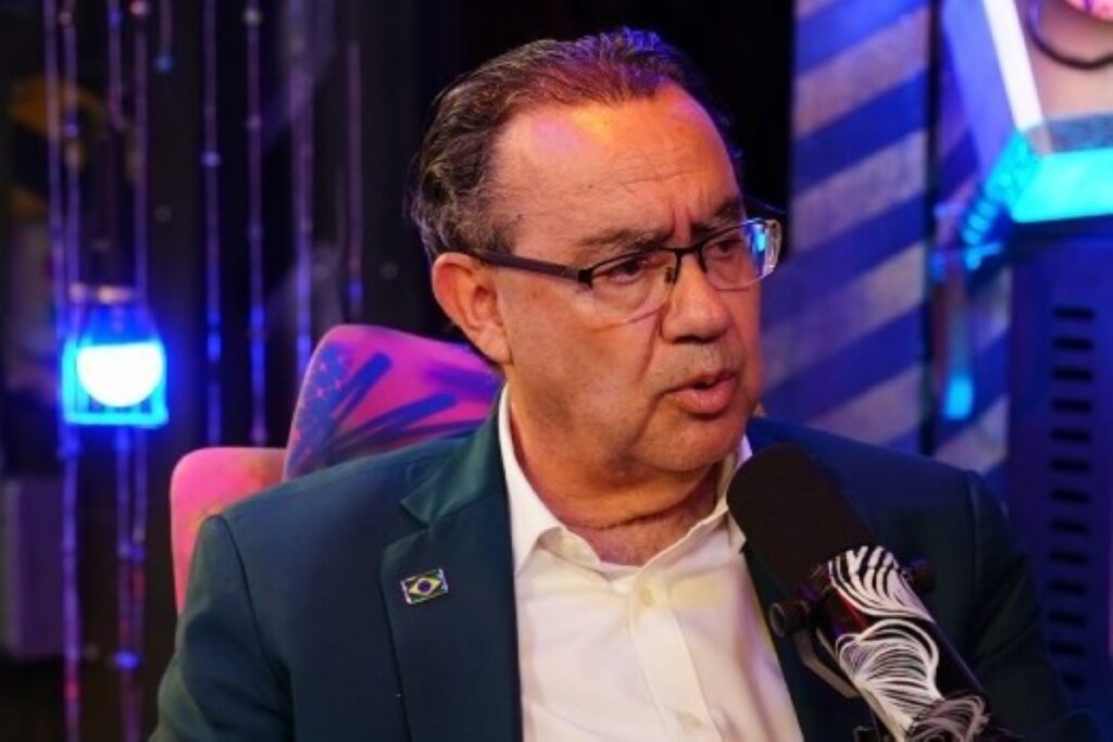 “colapso-da-democracia”,-diz-cury-apos-cancelamento-de-debate