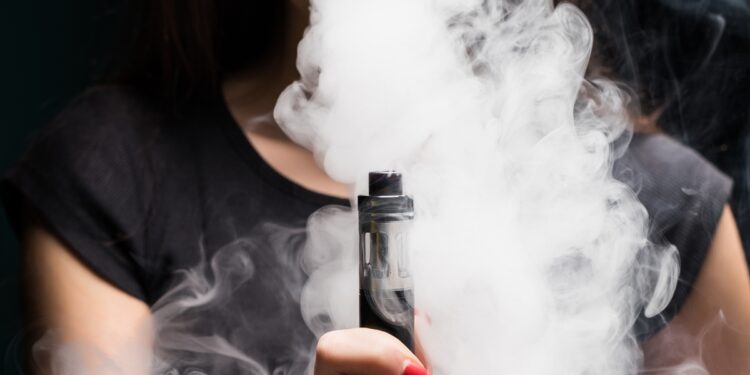 vape-pode-causar-mais-prejuizo-pulmonar-que-cigarro-comum,-diz-estudo