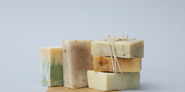 anvisa-cria-regras-para-producao-artesanal-de-cosmeticos-no-brasil