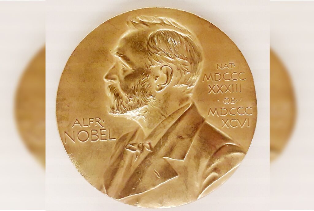 nobel-de-literatura:-veja-cinco-escritores-cotados-ao-premio-deste-ano