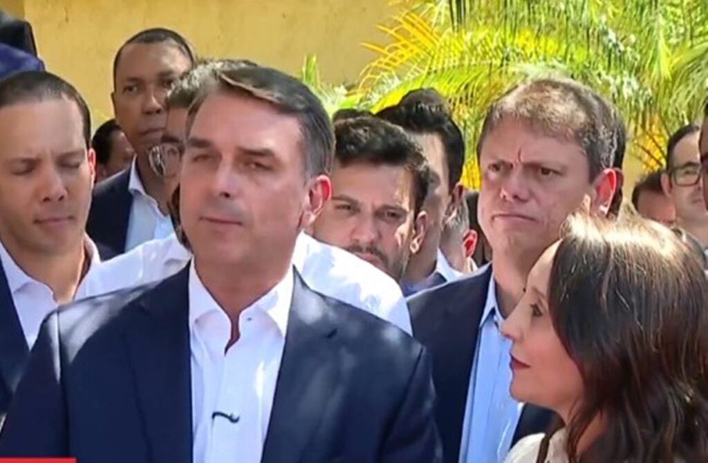 flavio-recebe-apoio-formal-do-podemos-na-disputa-pelo-2o-turno-das-eleicoes