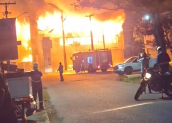 imagens-mostram-incendio-em-predio-de-pesquisa-da-ufpe