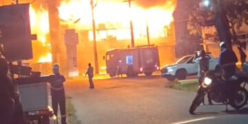 imagens-mostram-incendio-em-predio-de-pesquisa-da-ufpe