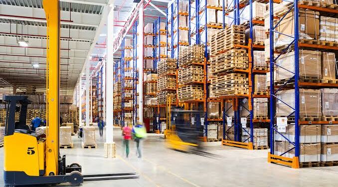 intralogistica-deixa-de-ser-operacao-de-bastidor-e-passa-a-definir-a-experiencia-de-compra