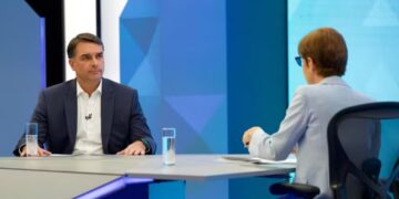 “panelaco”-e-registrado-em-dezenas-de-cidades-durante-sabatina-de-flavio