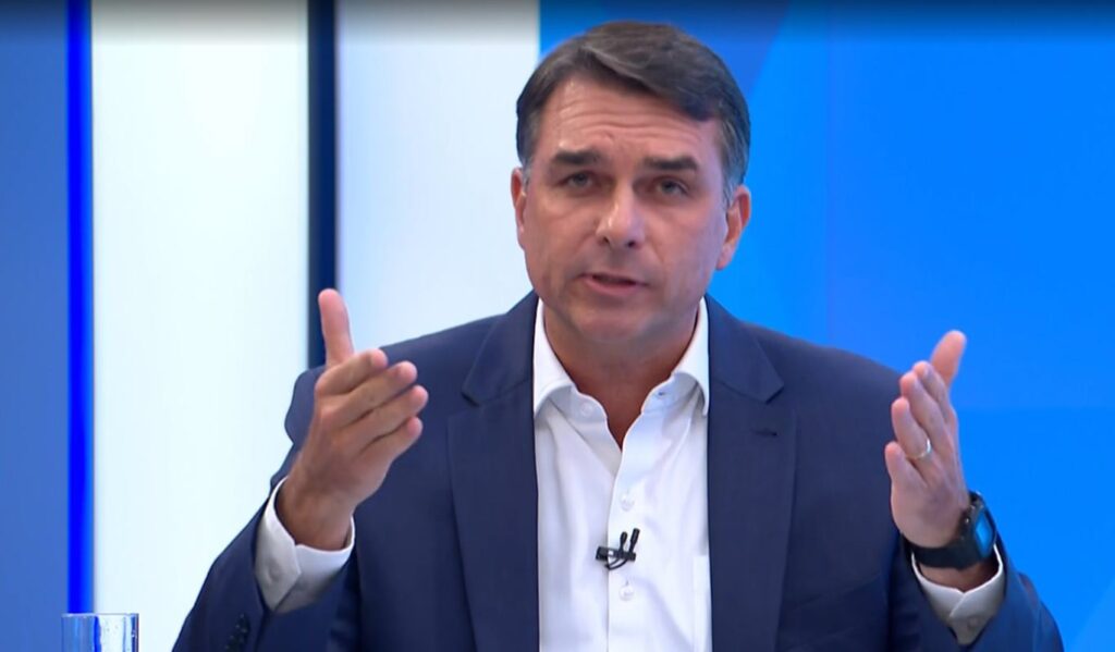 flavio-chama-de-“detalhezinho”-projeto-para-retirar-marcacao-de-municoes