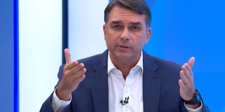 flavio-evita-falar-de-nunes-marques-e-diz-que-moraes-“persegue-adversarios”