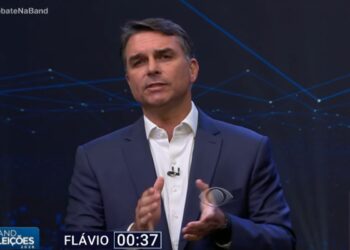 flavio-diz-que-brasil-esta-subordinado-a-“organizacoes-terroristas”