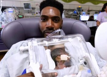 incubadora-portatil-permite-contato-pele-a-pele-entre-pais-e-bebes-na-uti