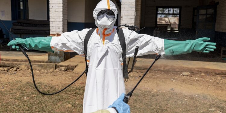 ebola:-primeira-paciente-na-nigeria-pode-ter-contraido-o-virus-no-aeroporto