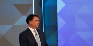 flavio-repete-fake-news-sobre-mesarios-votarem-no-lugar-de-ausentes