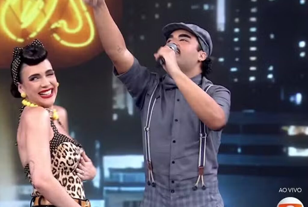 professora-do-danca-dos-famosos-revela-gravidez-ao-vivo-e-surpreende